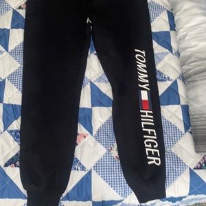 Tommy Hilfiger joggers/sweatpants